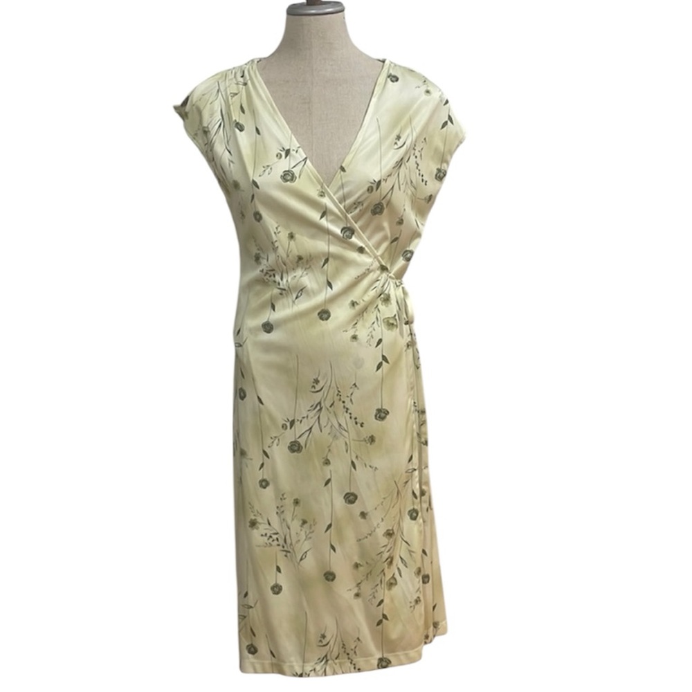 Vintage BCBG MaxAzaria wrap dress floral green floral sleeve midi women’s size M